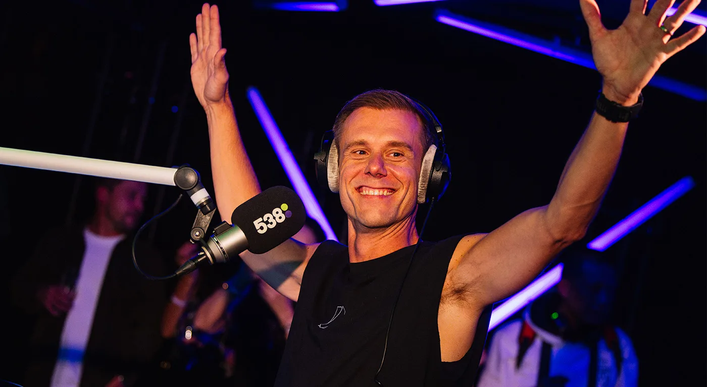 Check de hoogtepunten van Dance Department met Armin van Buuren vanaf AMF 💥