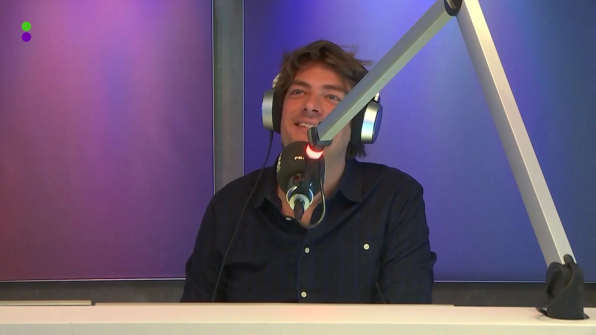 Michelle moest schutting bouwen vanwege naakte buren in jacuz...