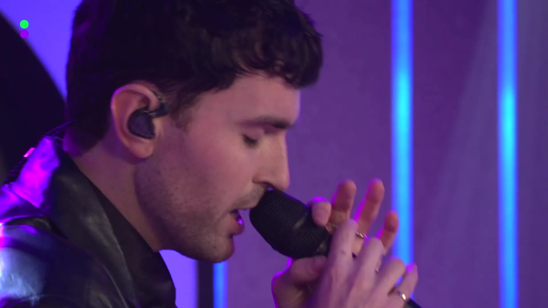 Duncan Laurence maakt indruk met live-versie Skyboy!