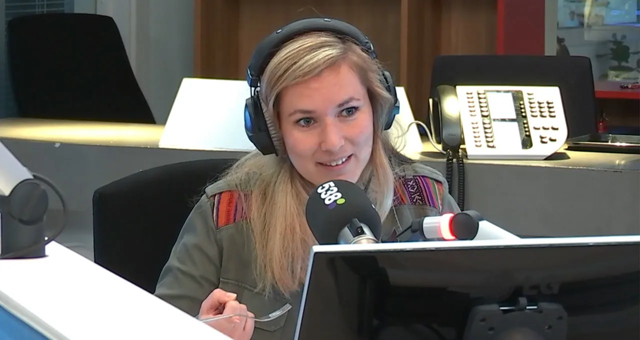 Sidekick Frederique heeft een waanzinnige truc die iedereen kan