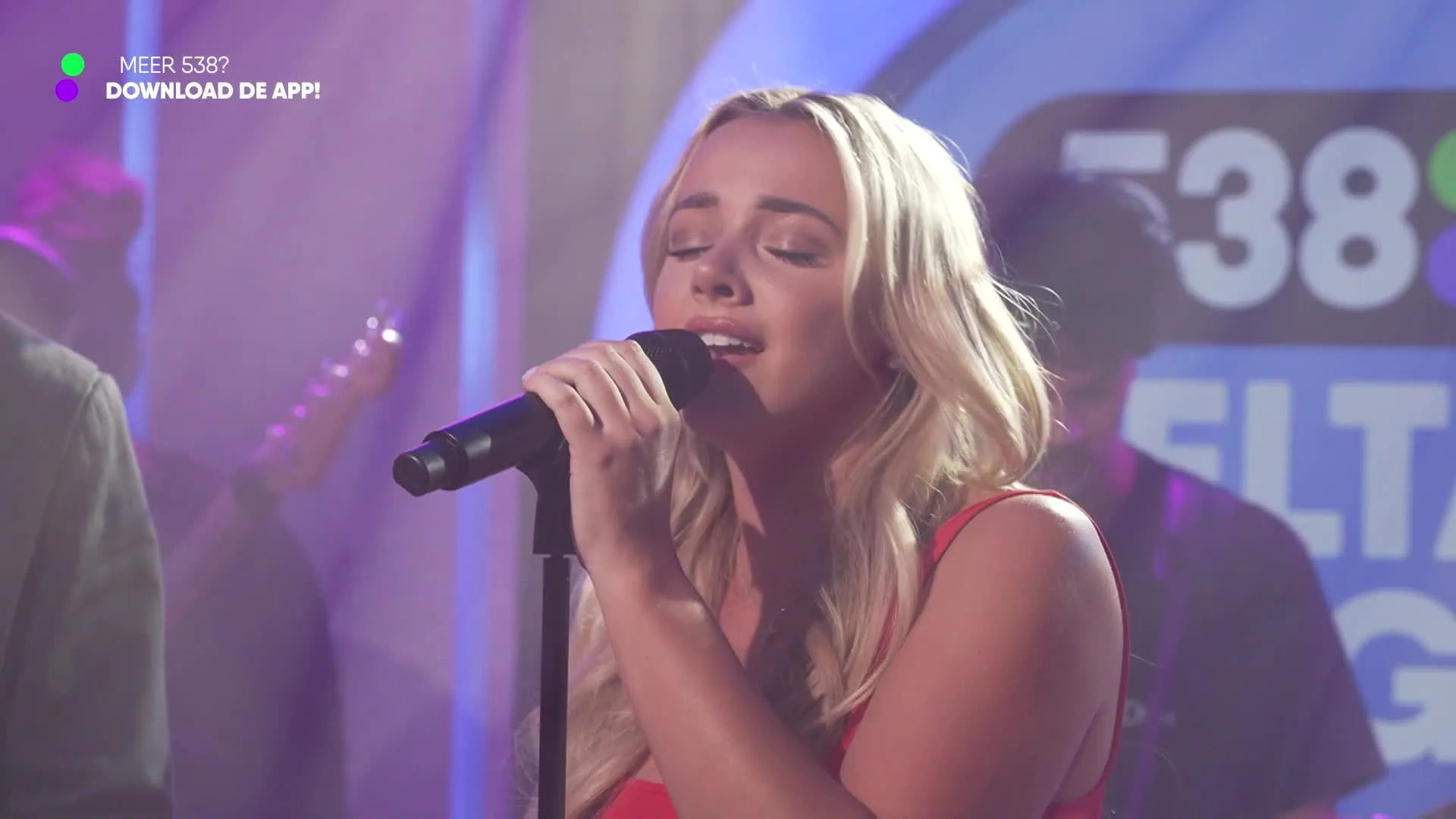 Dit moet je horen: Emma Heesters & Maksim met hun nieuwe single!