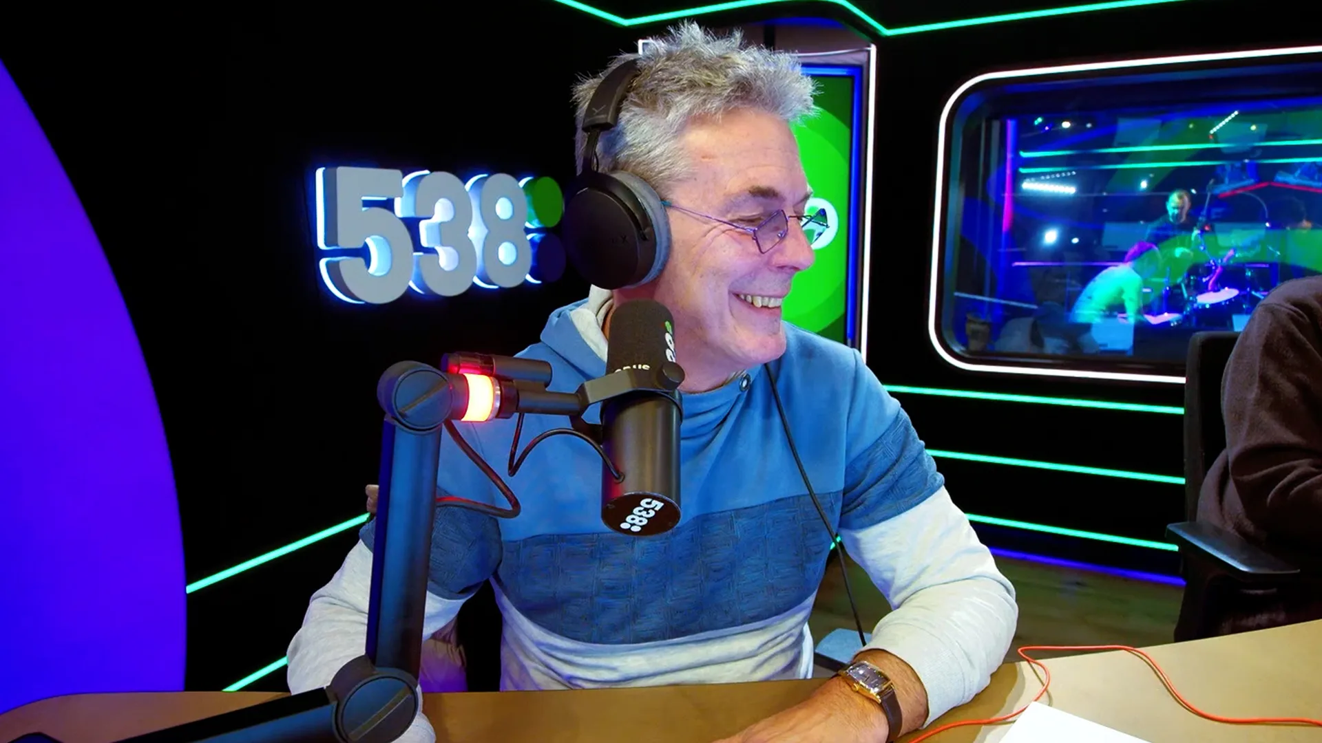 De stamgasten van Evers & co. hebben lootjes getrokken voor Sinterklaas (deel 3)