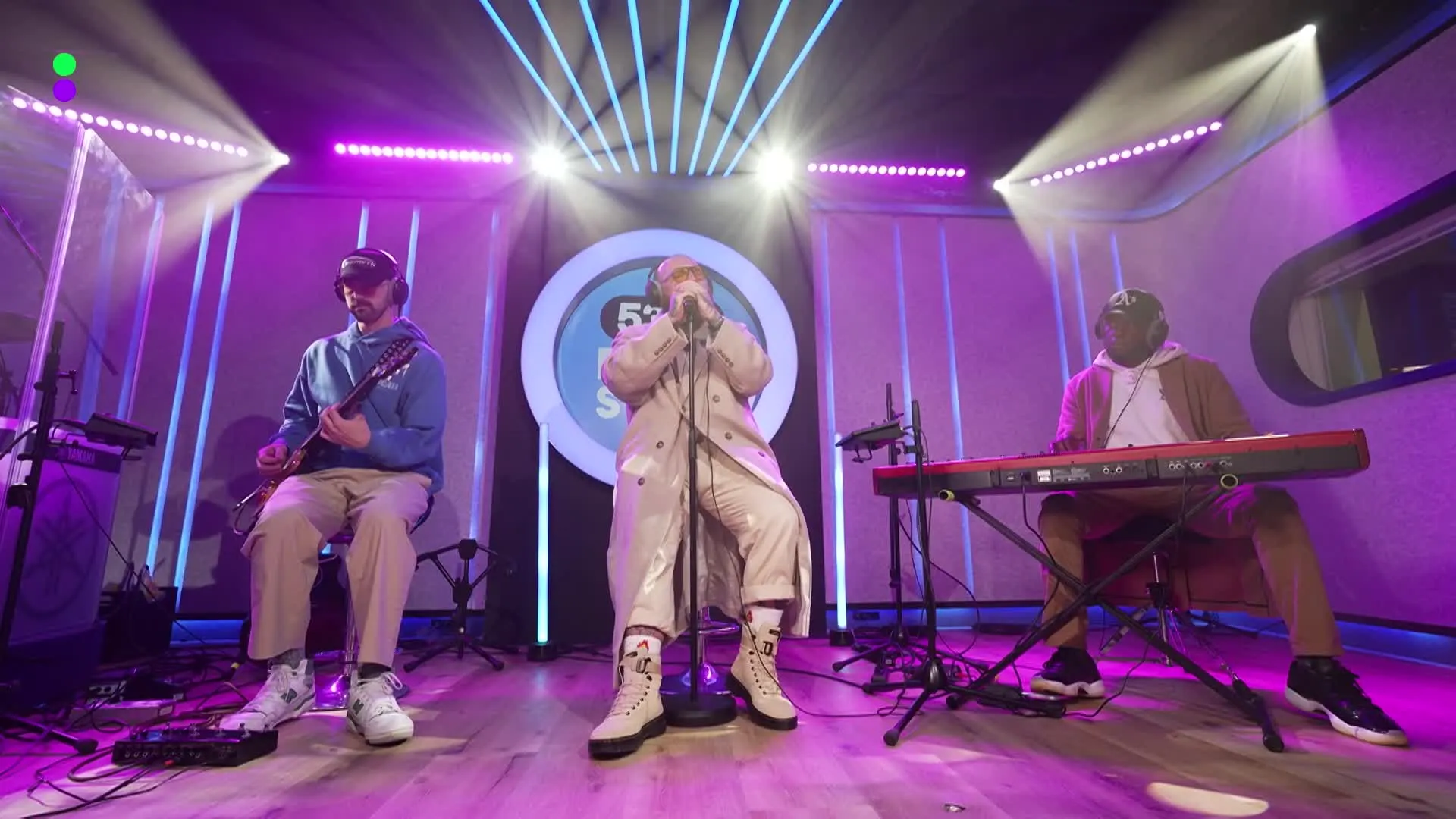 Teddy Swims maakt indruk met zijn nieuwe single The Door