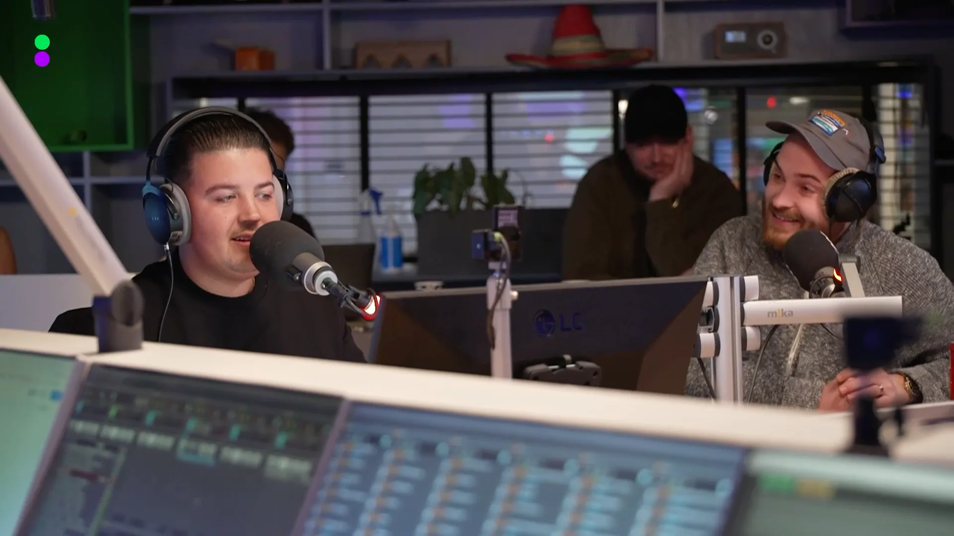 Donnie en Marco Schuitmaker met nieuwe single Hier Mag Alles