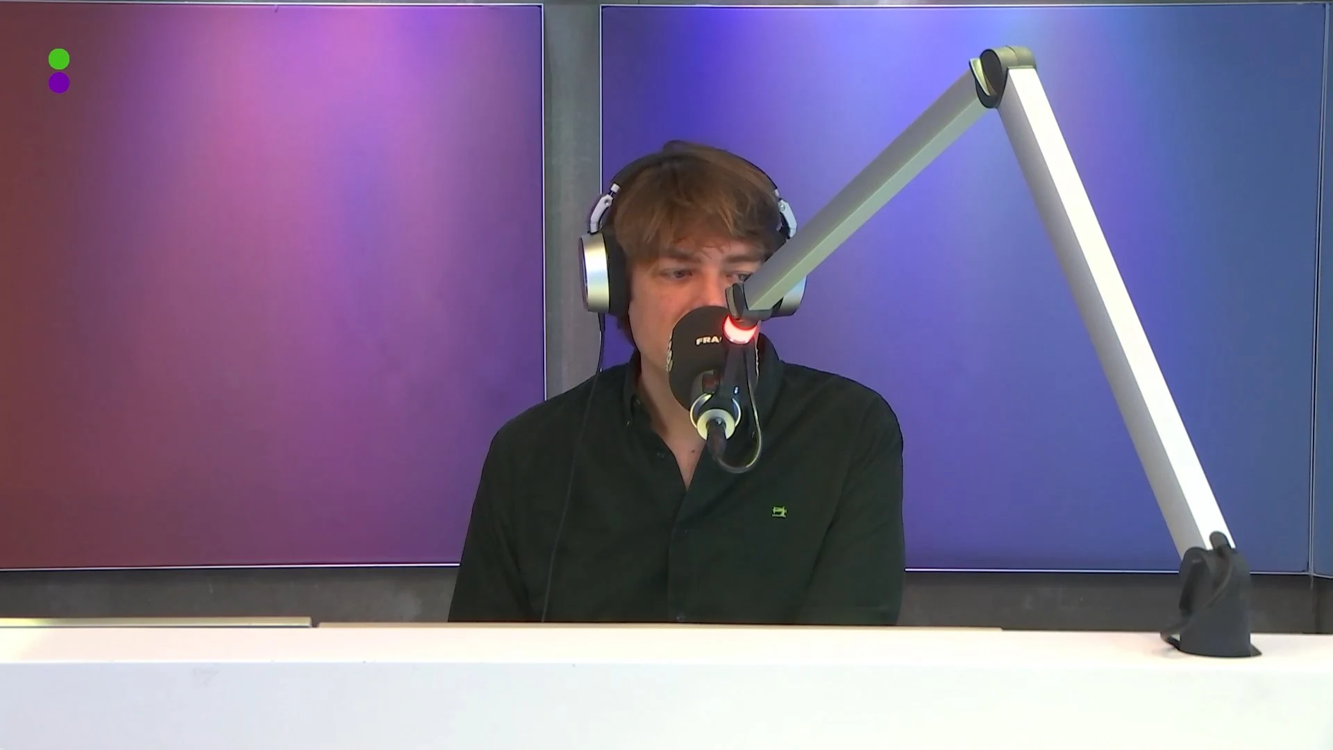 Robin opende vlak voor de coronacrisis een café en krijgt nu ...