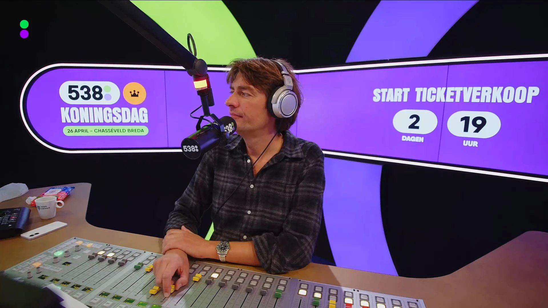 Femke Kok verbetert baanrecord in Thialf