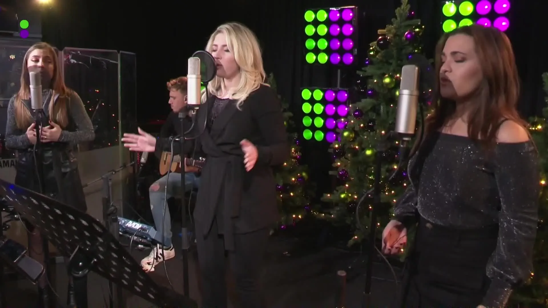 OG3NE doet Handgeschreven Kus live bij Coen en Sander tijdens...