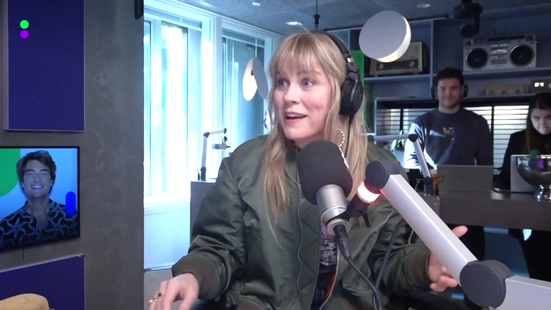 Ilse de lange is te gast bij de 538 Middag en primeurt haar nieuwe single Confetti Shotgun