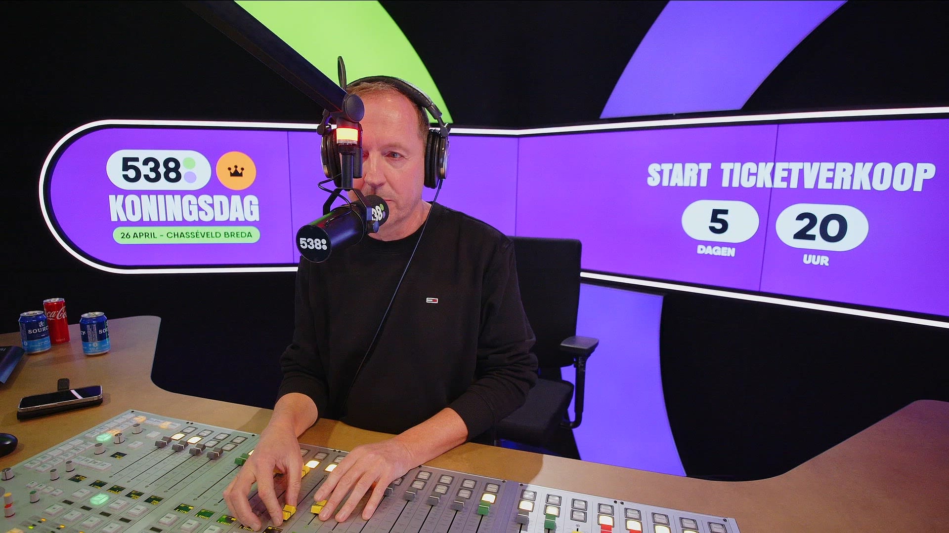 Stamtafel Evers & co. over verjaardag Mark Rutte, commotie Sylvana Simons en meer!