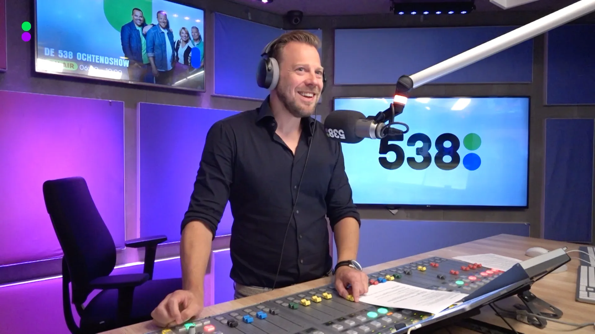De 538 Ochtendshow belt met Tijl Beckand over jubileum