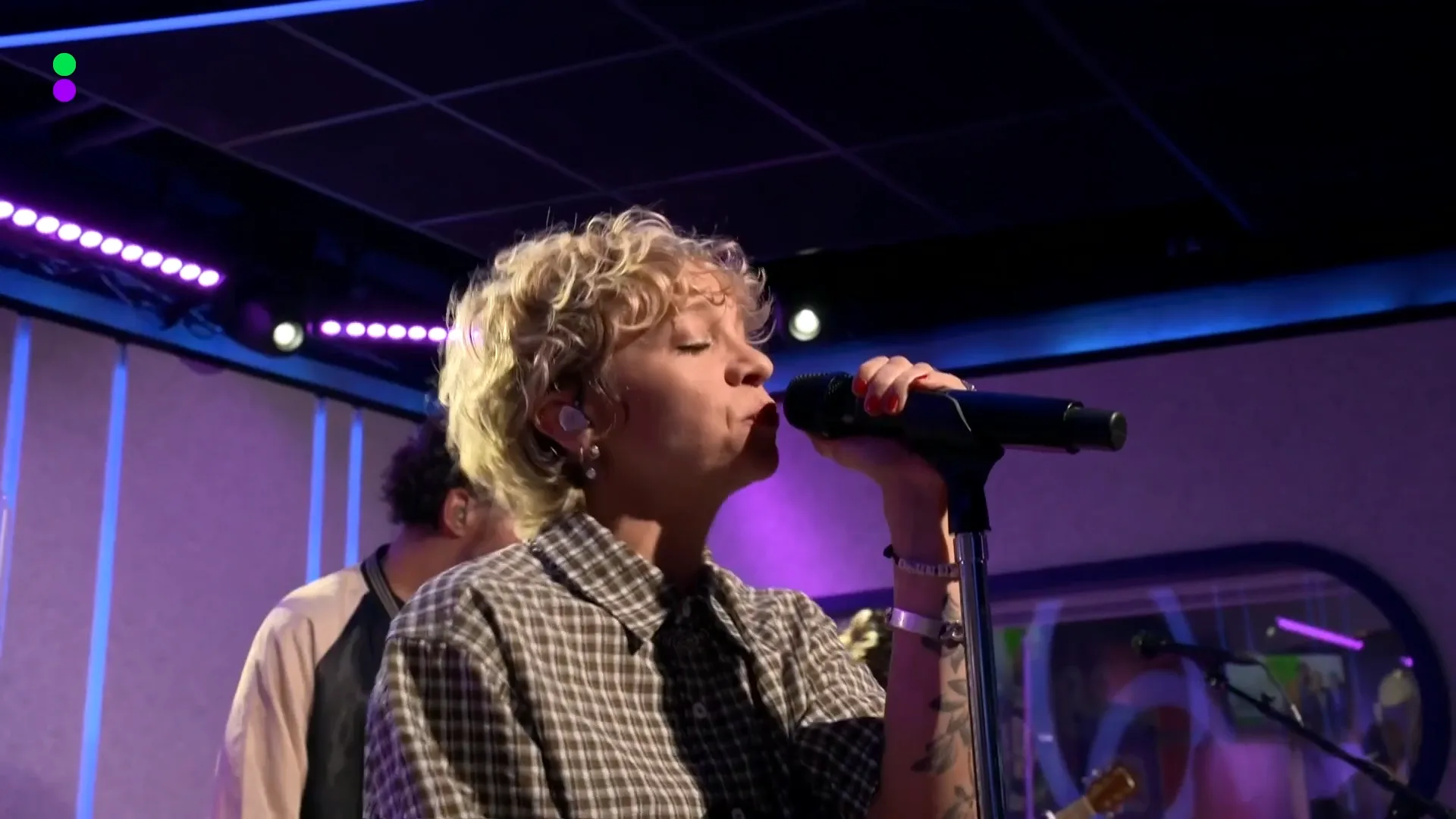 Krezip speelt Running From live bij Evers & co.