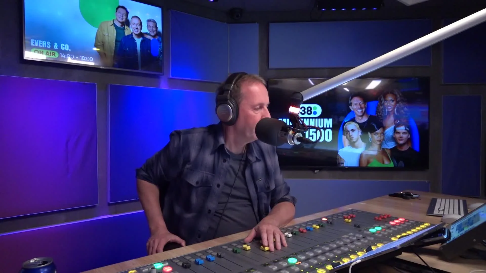 Edwin Evers belt met John van den Brom