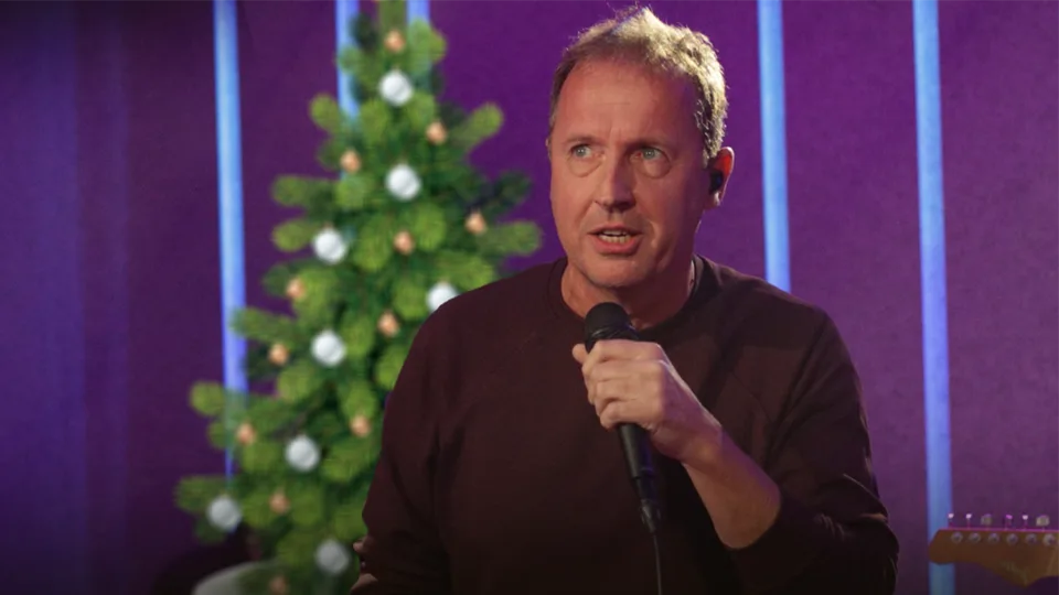 De Edwin Evers Band speelt waanzinnige versie van Lonely This Christmas