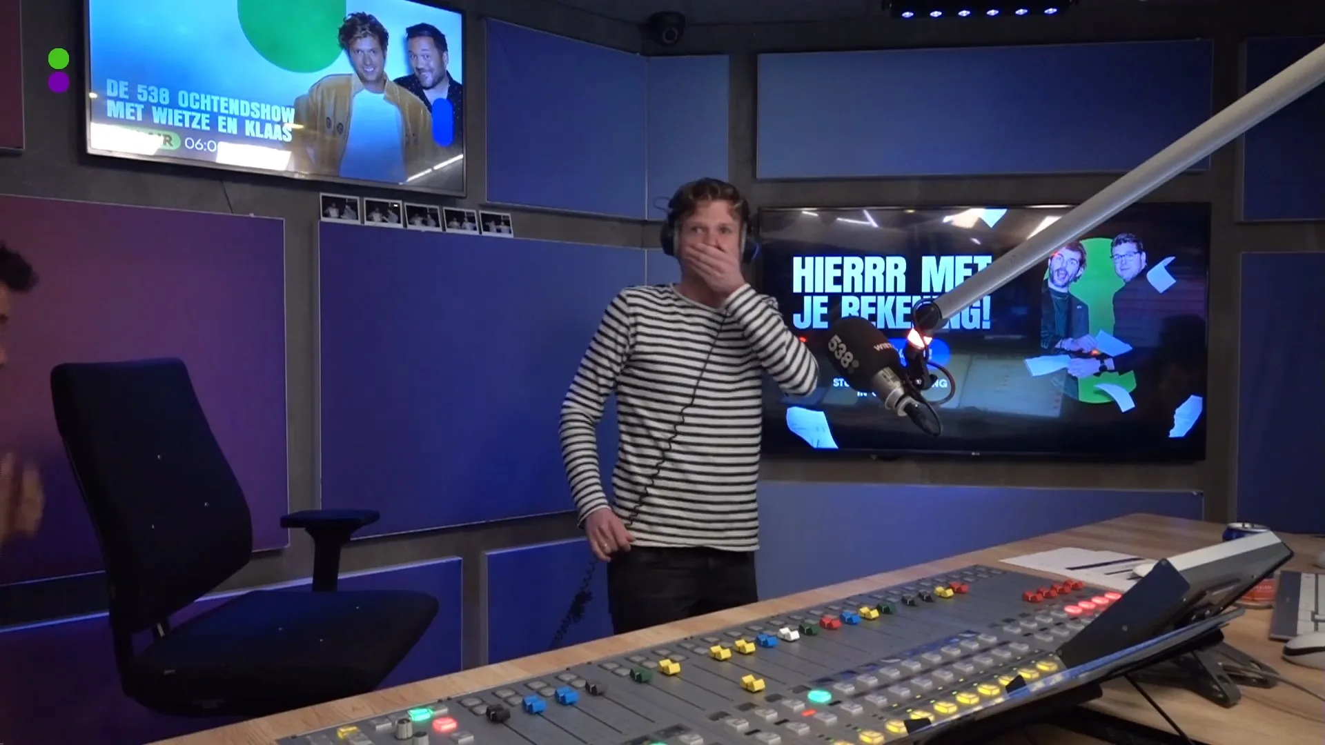 Wietze laat platinum plaat Flemming vallen...