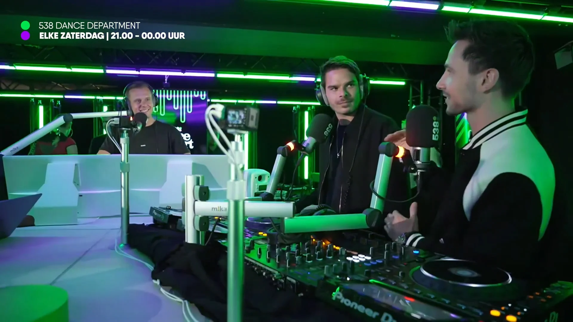 Lucas & Steve schuiven aan bij Armin van Buuren in Dance Department vanaf AMF