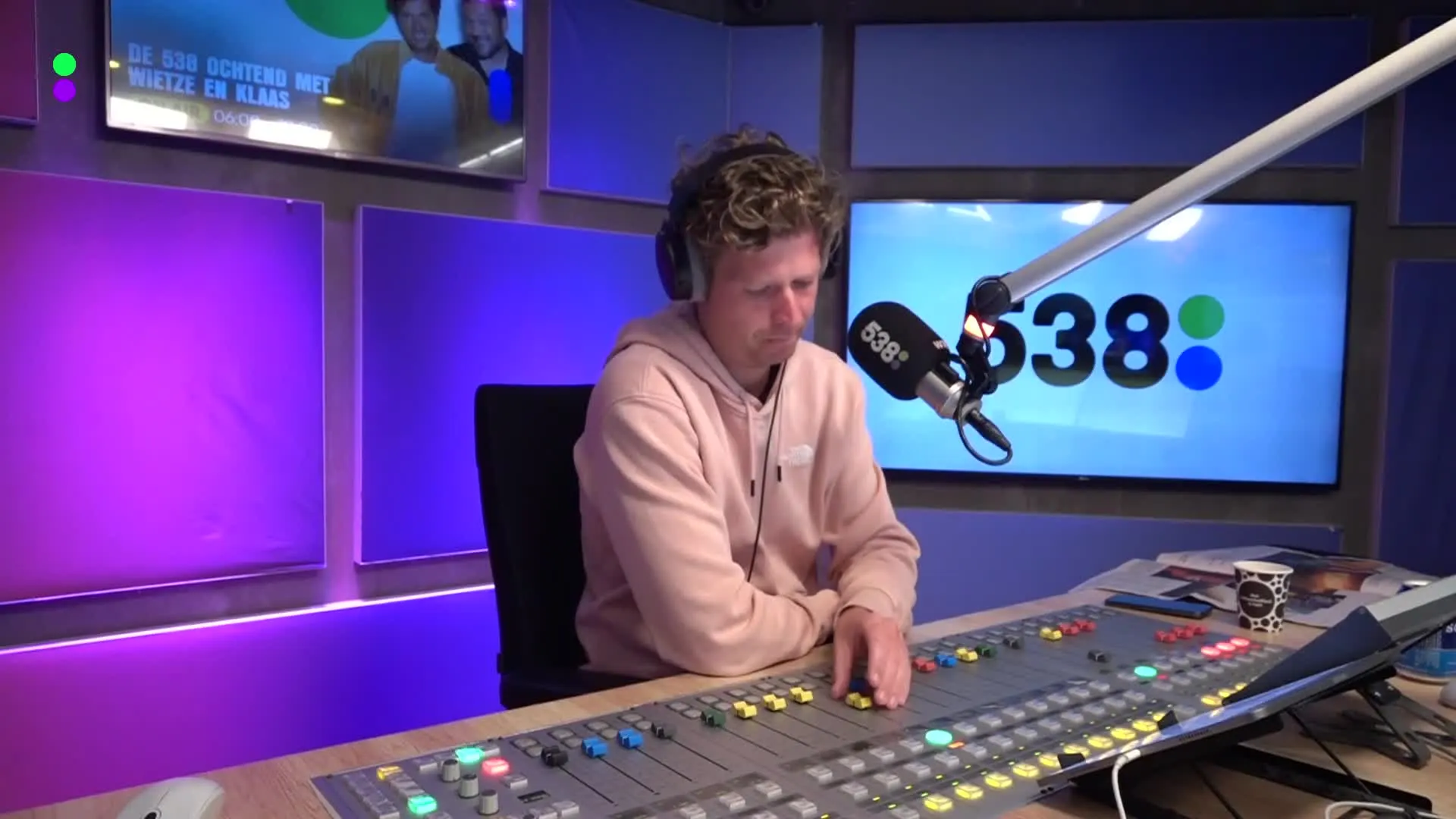 Luisteraar Claudia over agressie naar lesauto's