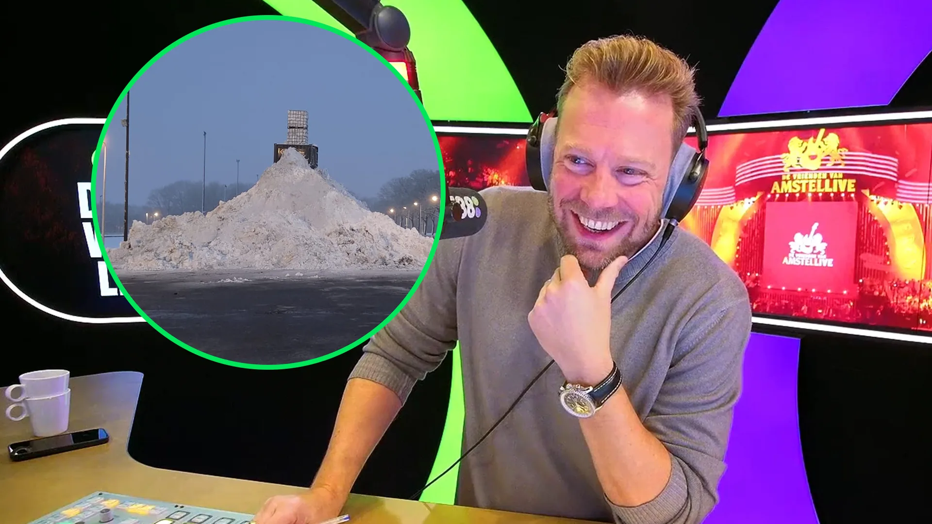 Peter bouwt de grootste sneeuwpop van Nederland!