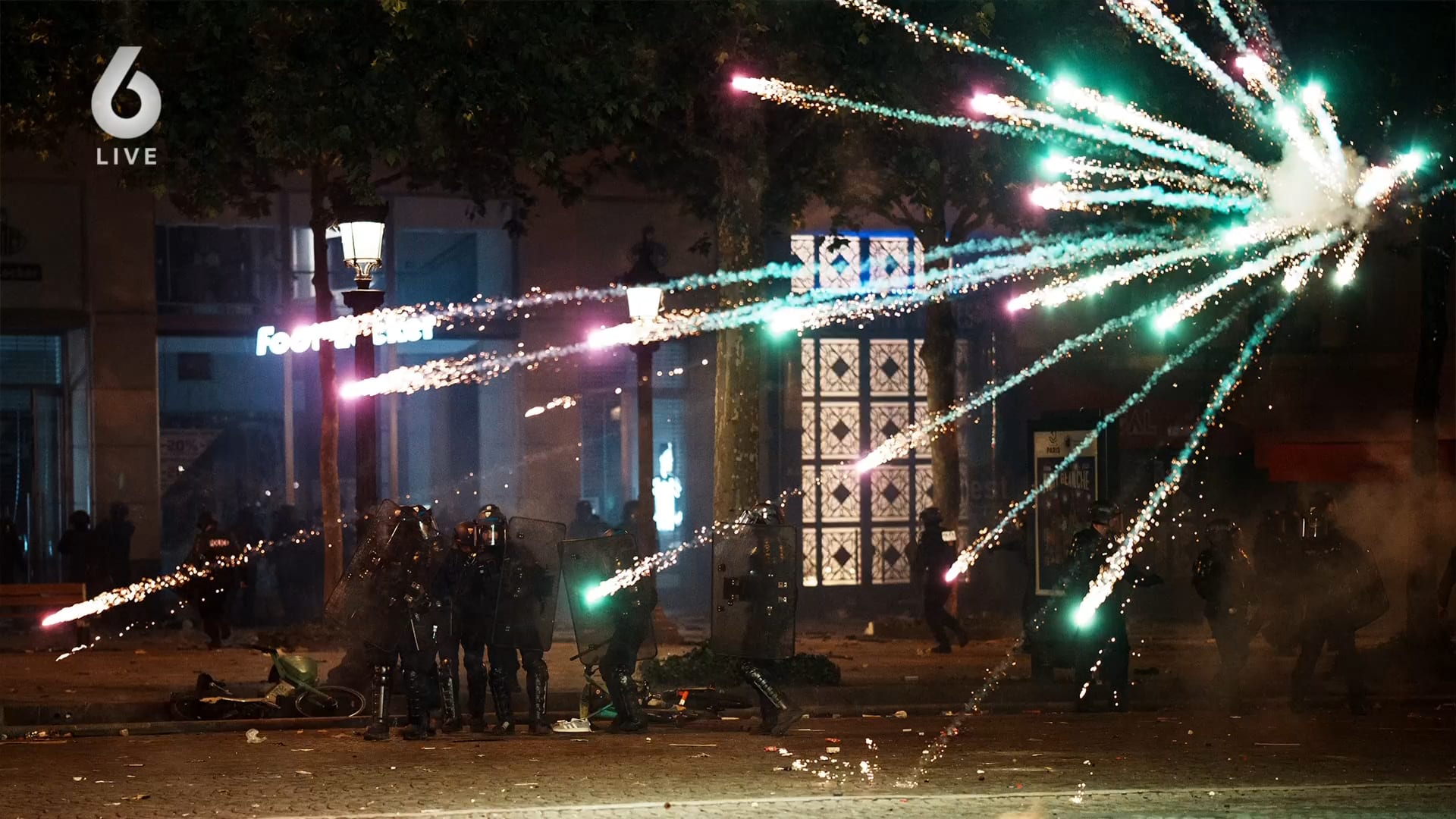 'Chaos rond PSG-viering bewijs van integratieprobleem in Europa'