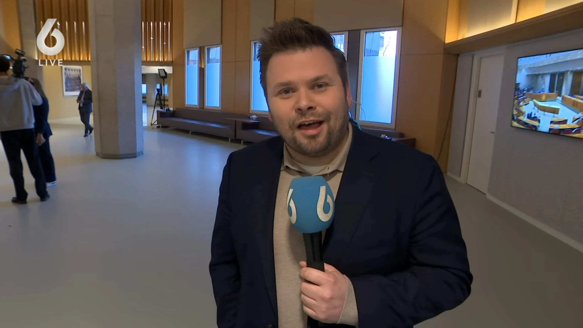 Thomas van Groningen rent achter Kamerleden aan