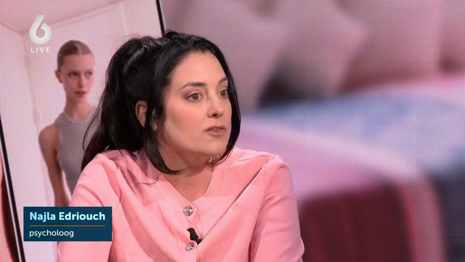 SkinnyTok: TikTok-algoritme laat jongeren video's zien waarin extreem-dun zijn verheerlijkt wordt.