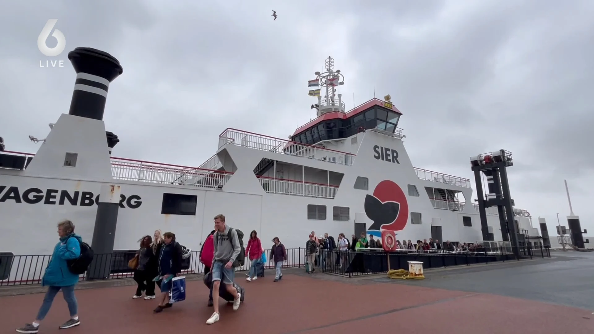 Amelanders willen eigen veerdienst beginnen: 'Kan niet van het eiland af'