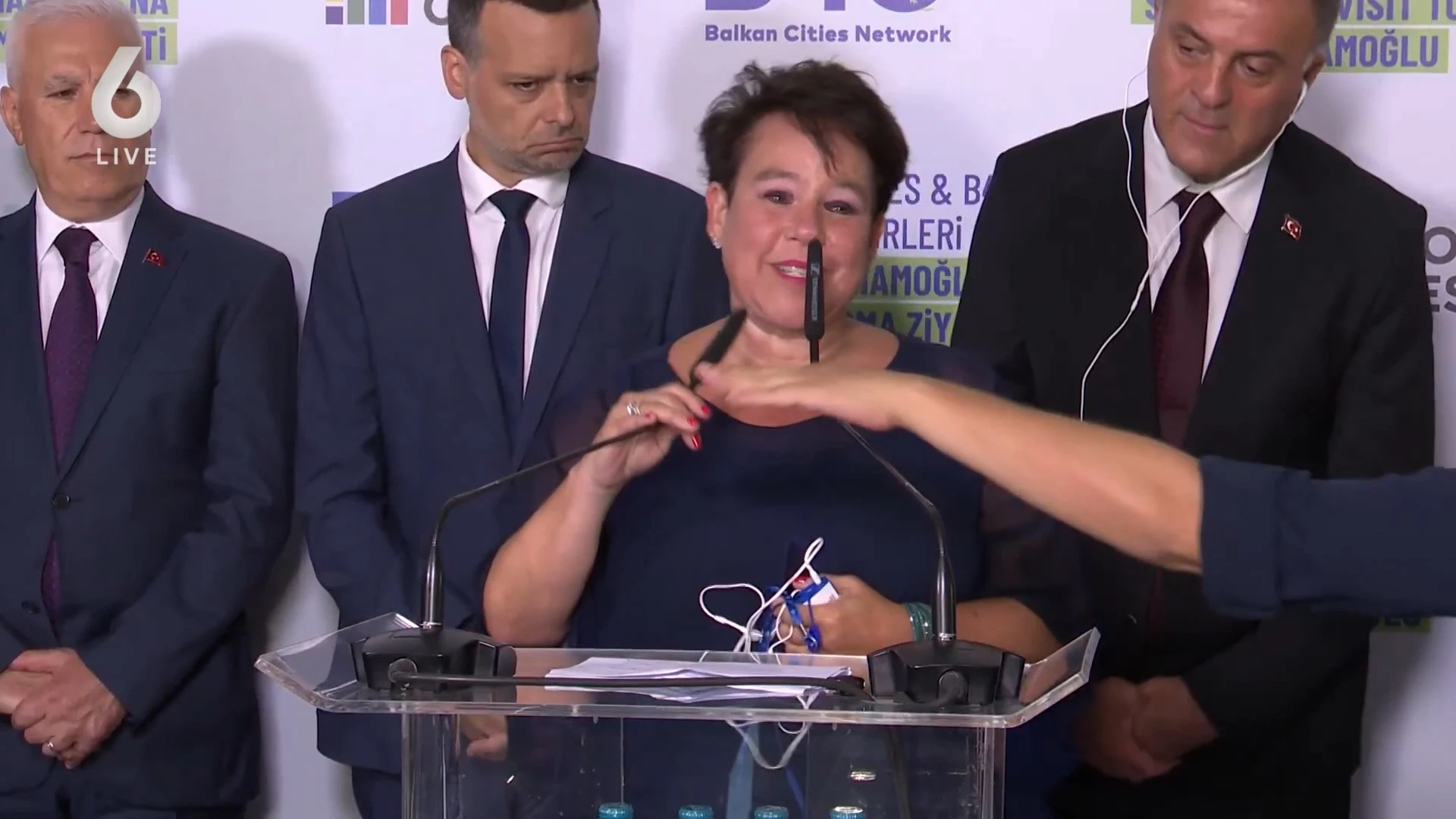 'Burgemeesters moeten eerst hun eigen stad maar op orde brengen'