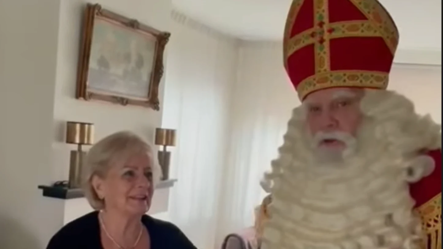 Carlo Boszhard herinnert moeder aan 'de zak van Sinterklaas'