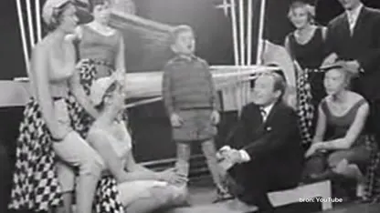 Martijn Fischer eert André Hazes op de Albert Cuypmarkt