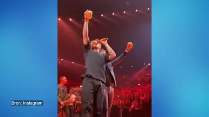 ZIEN: André en Bridget pakken hun moment op podium VVAL!