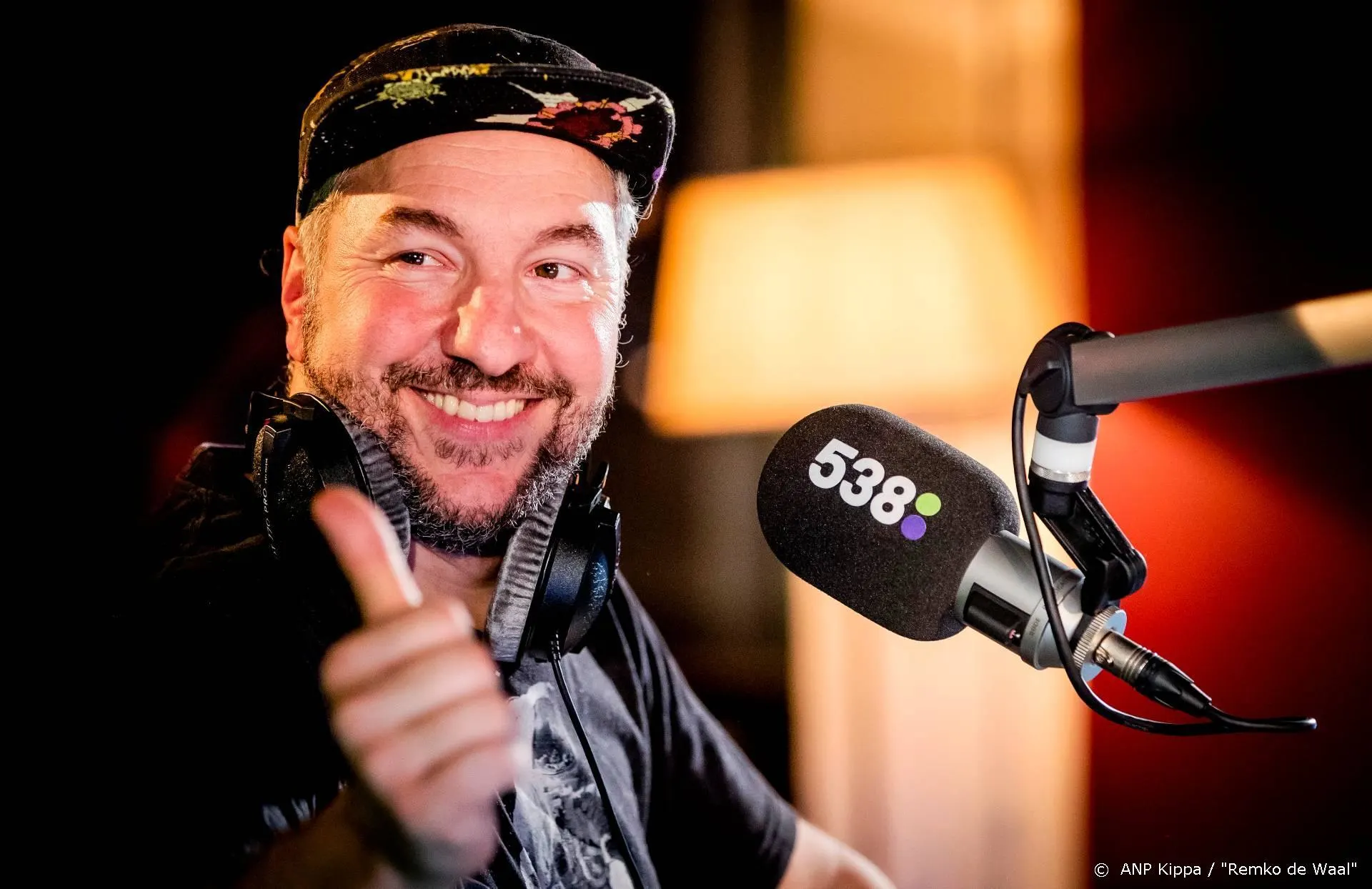 Dj Dennis Ruyer wordt vader
