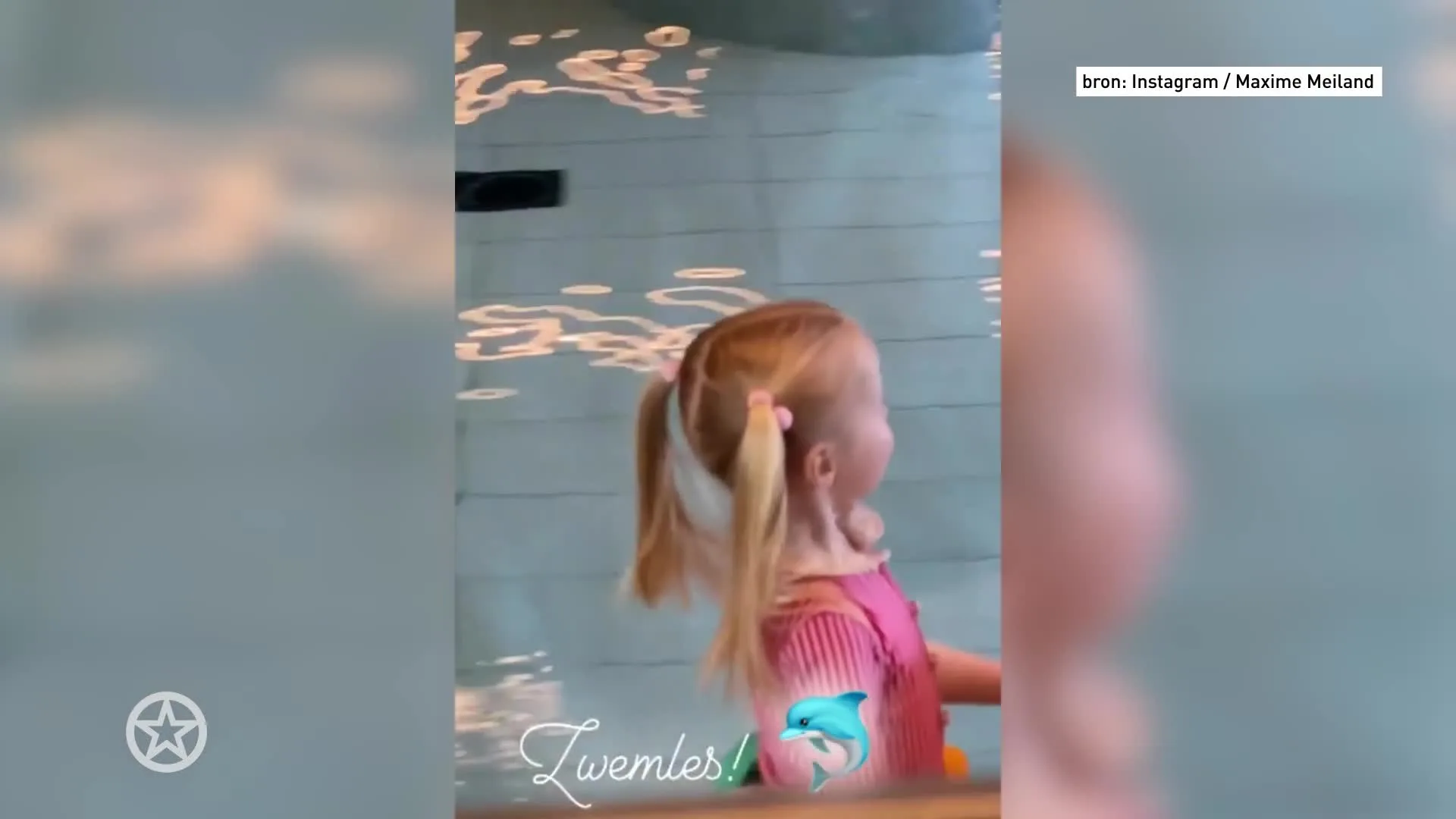 Maxime Meiland trots op Claire tijdens zwemles