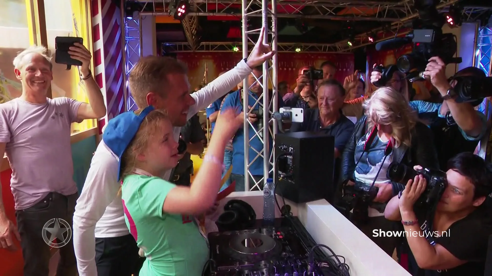 Armin opent Muziekids Studio in Prinses Máxima Centrum