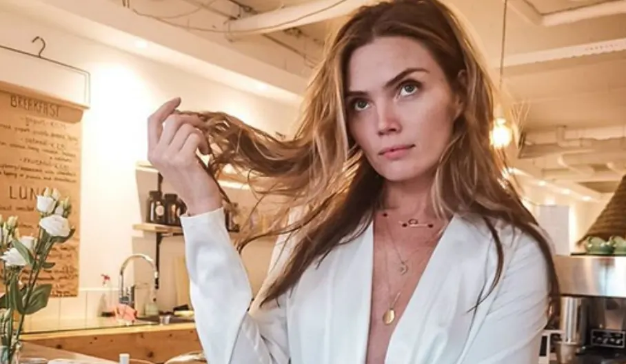 Kim Feenstra haalt flink uit naar 'hypocriete tuttebel' Femke Halsema