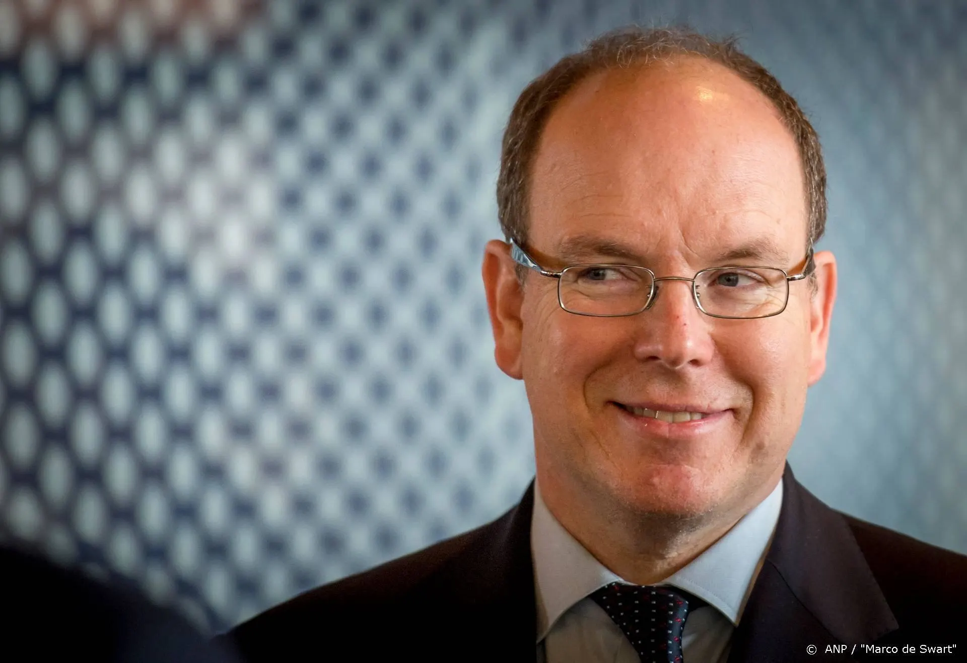 Uma Thurman geeft prins Albert van Monaco klimaatprijs