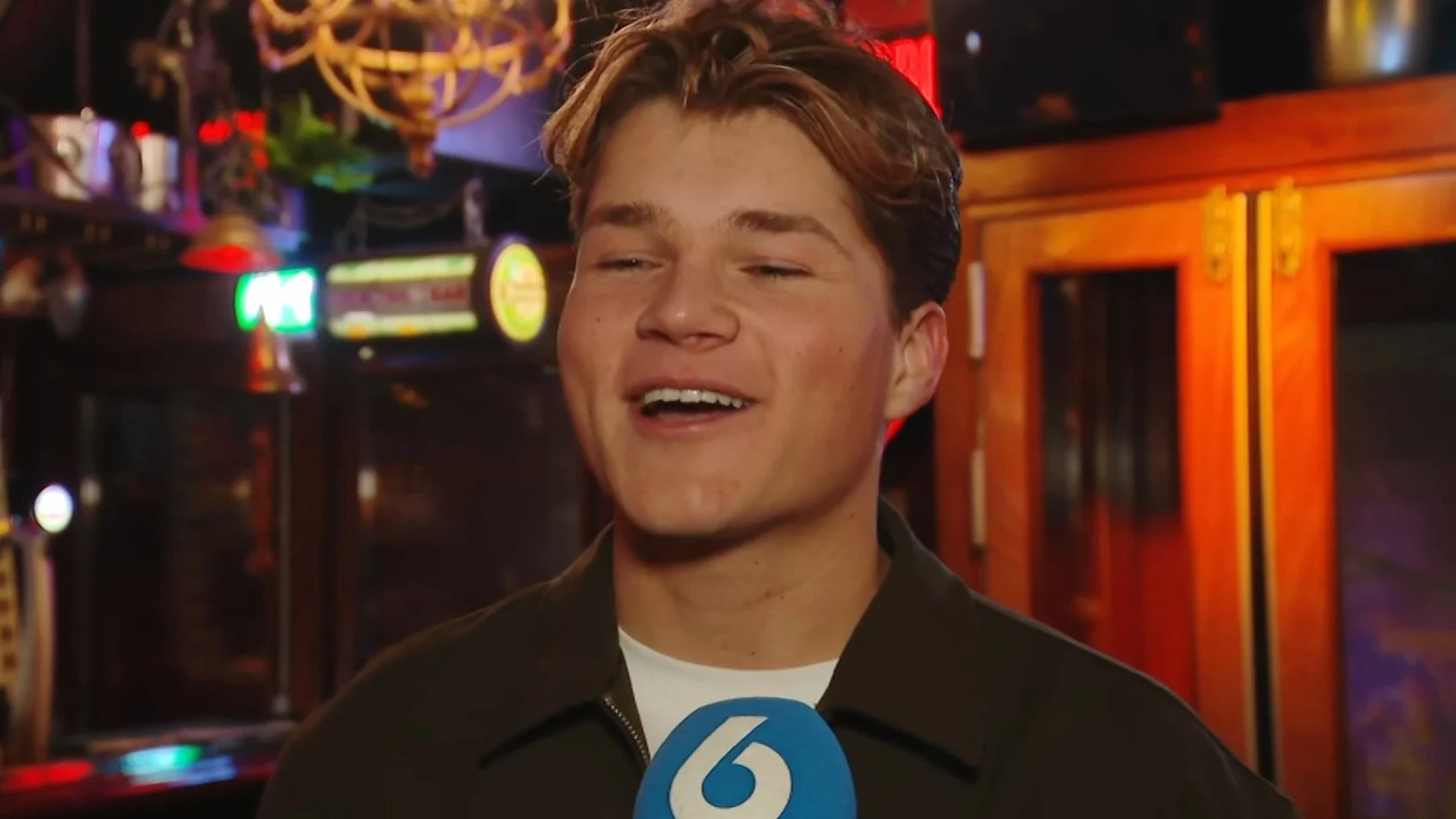 Volkszanger Samuel Welten verschijnt bont en blauw op podium