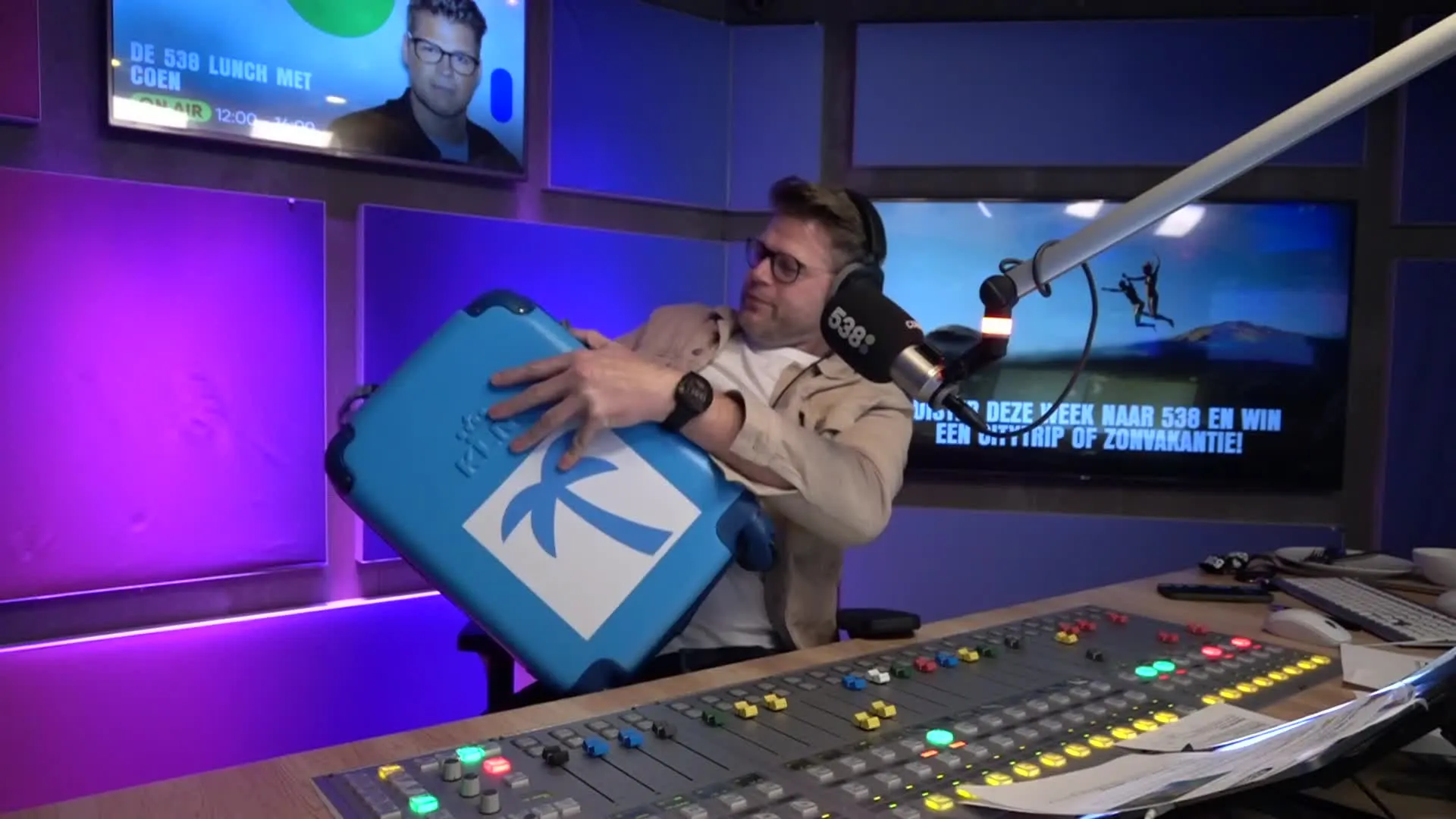 Debbie wint een reis naar Aruba!