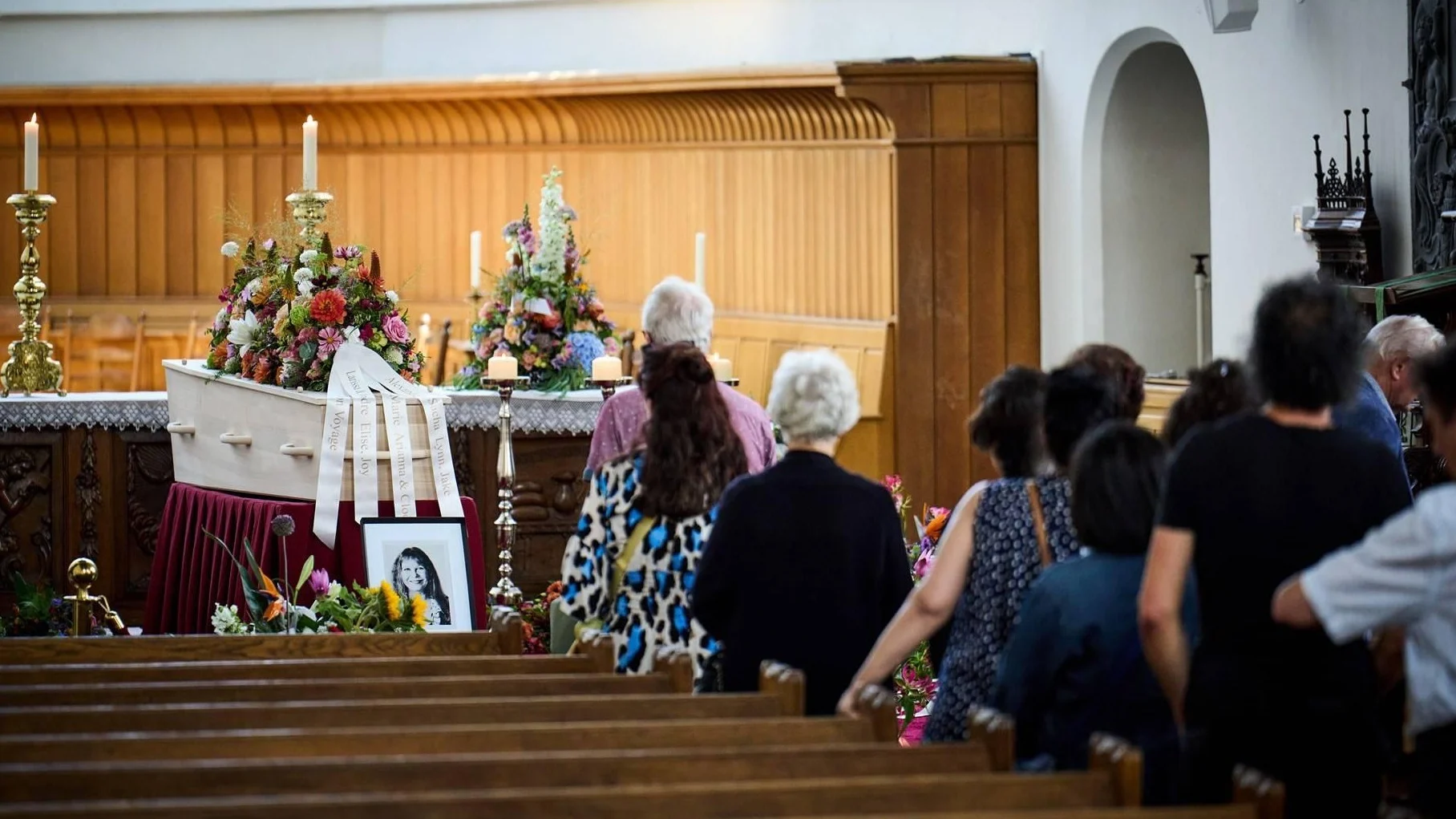 Fans nemen afscheid van Wieteke van Dort