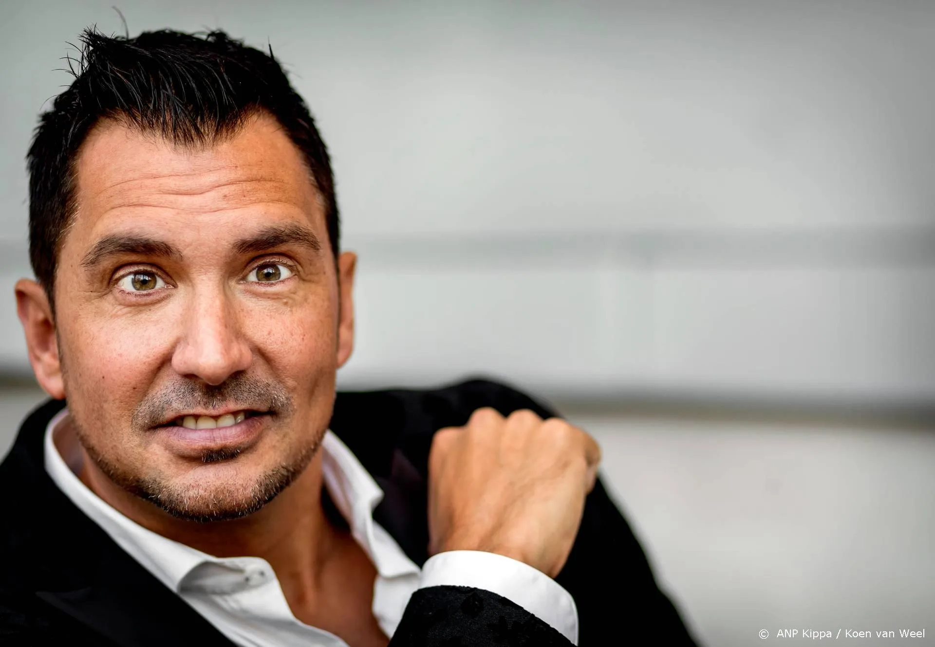 Guido Weijers treedt op voor 500 man in Beatrixtheater