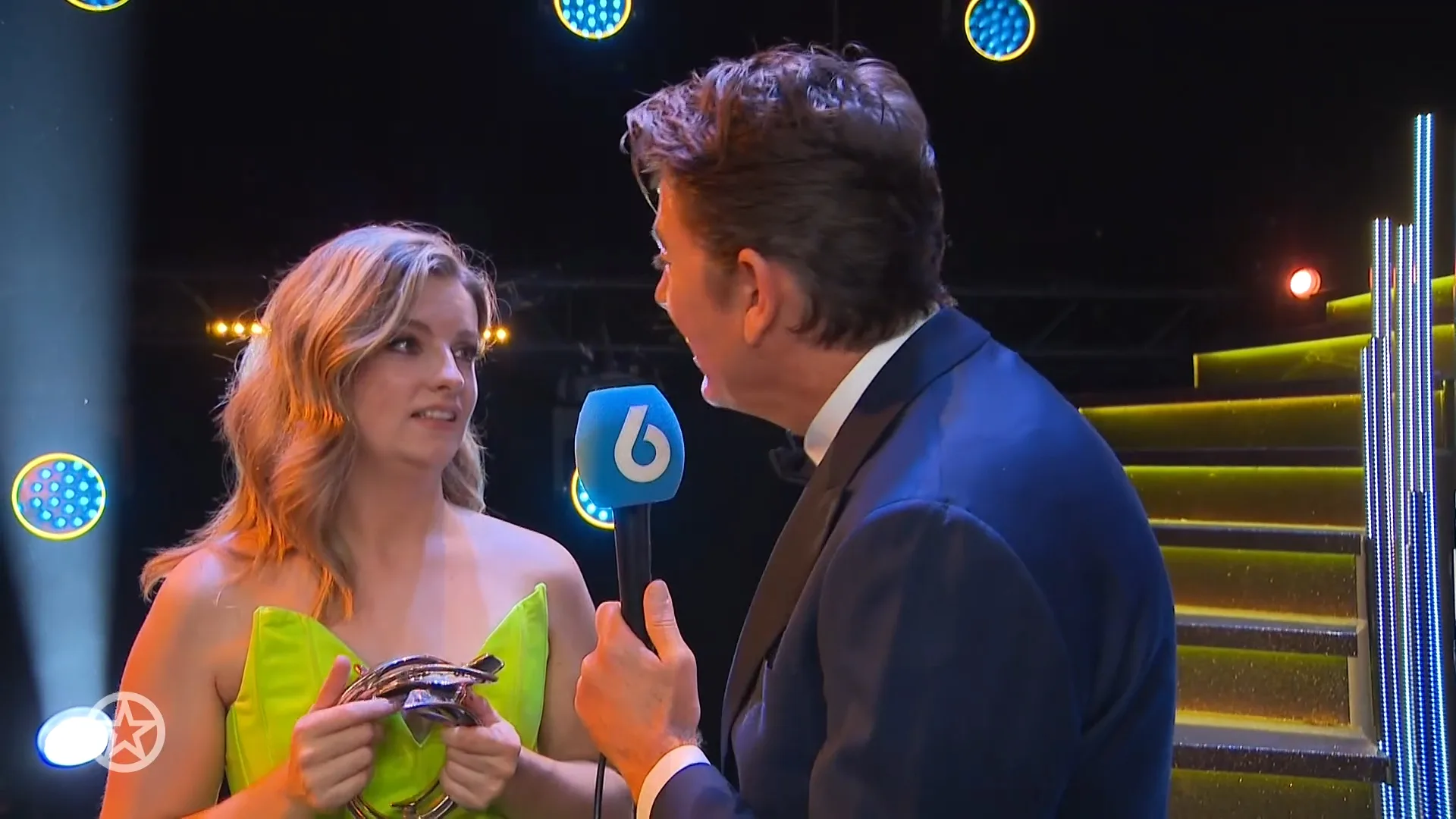 Bart spreekt Televizier-Ring Talent-winnares Merel Ek
