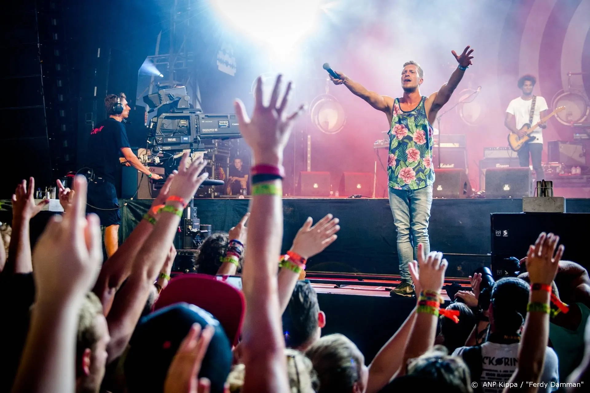 Unfold levert Chef'Special tweede nummer 1-album op