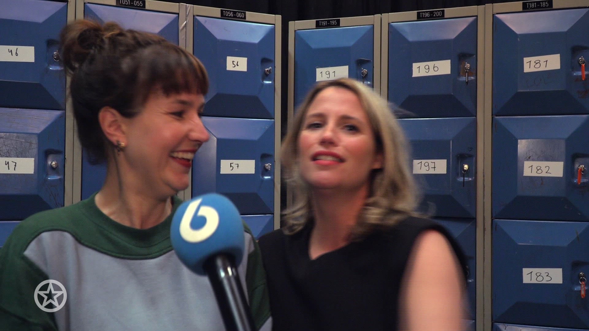 Anubis maakt zich klaar voor de Studio 100 Sing-a-Long