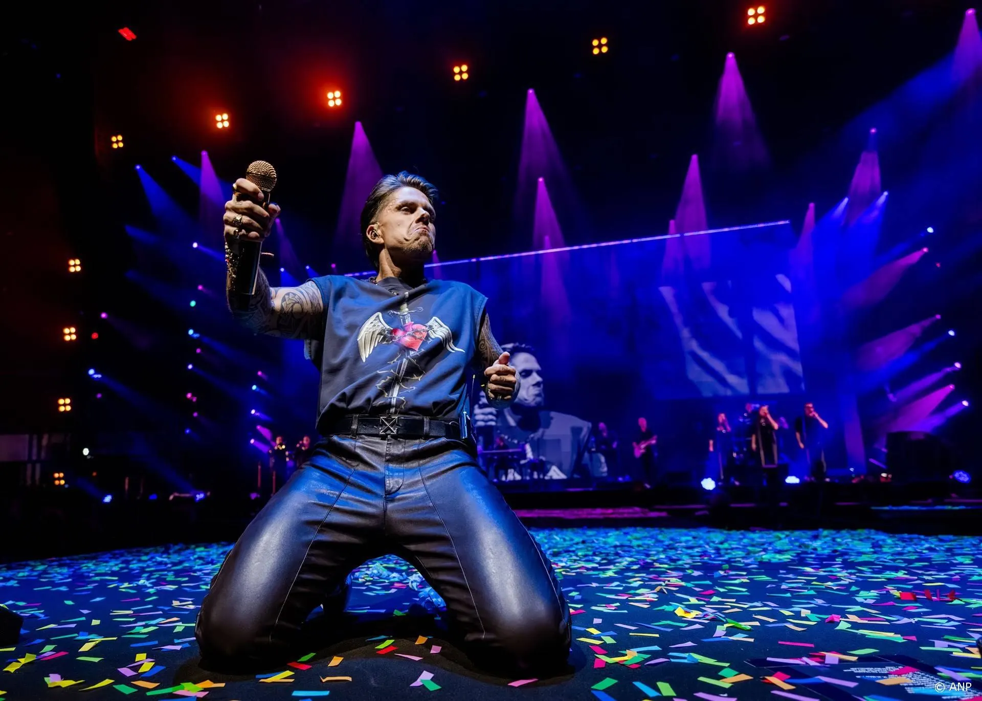 André Hazes laat voor het eerst van zich horen na sommatie moeder