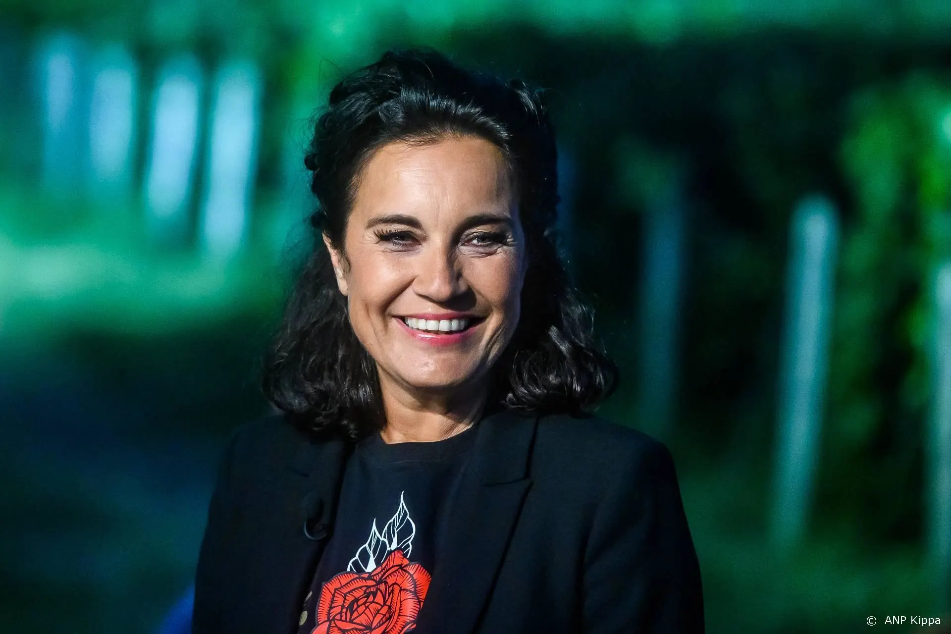 Dione de Graaff en Stef Bos schuiven aan bij Zomerspijkers