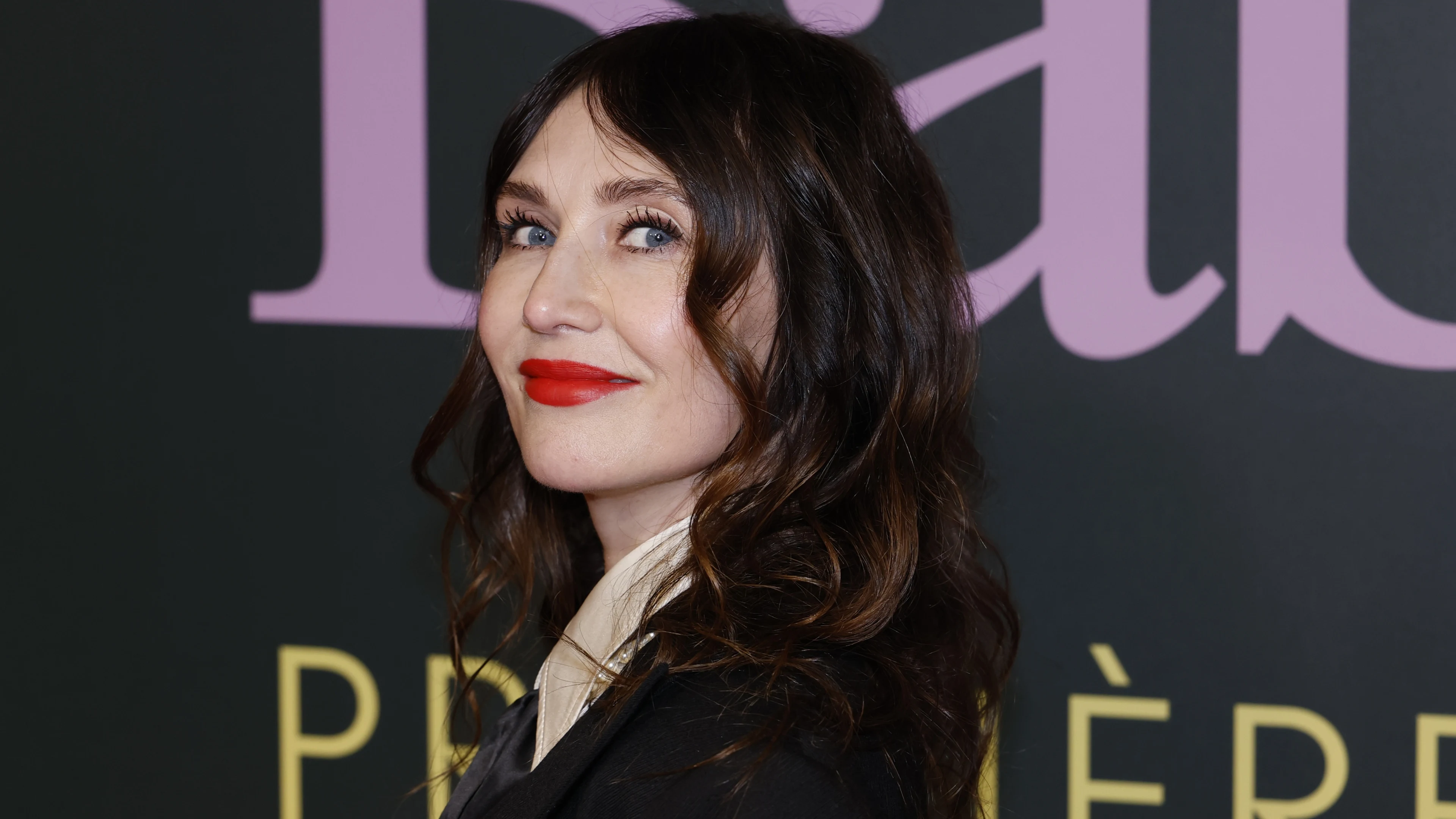 Carice van Houten betrapt: 'Meet met twee maten'