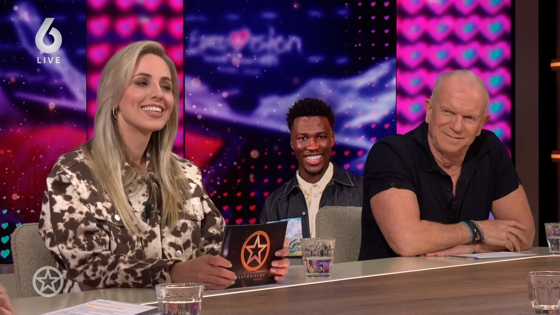 Shownieuws-tafel over eerste bewegende beelden songfestivalrepetitie Claude