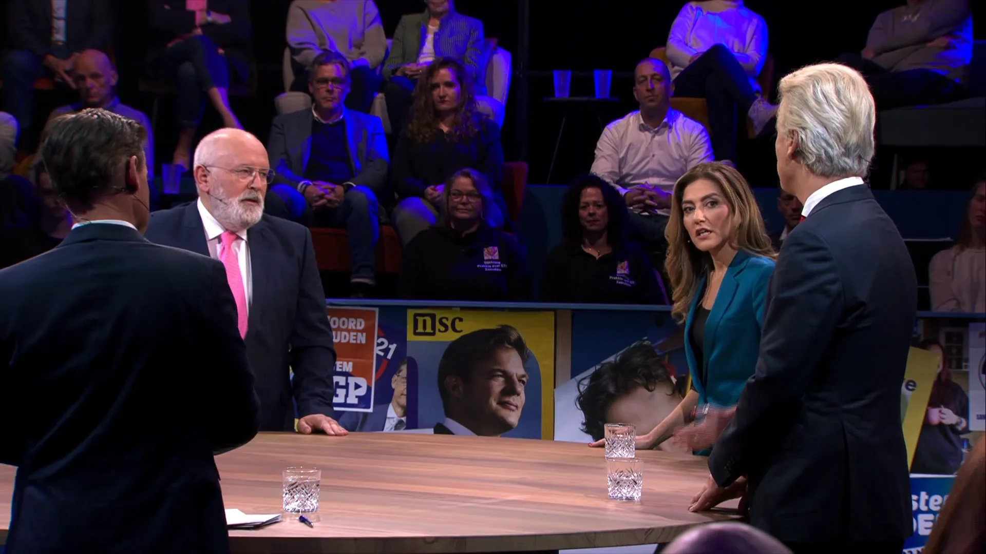 Irritatie tijdens de reclame: 'Er worden zoveel domme dingen gezegd hier' (Het Debat van Nederland)