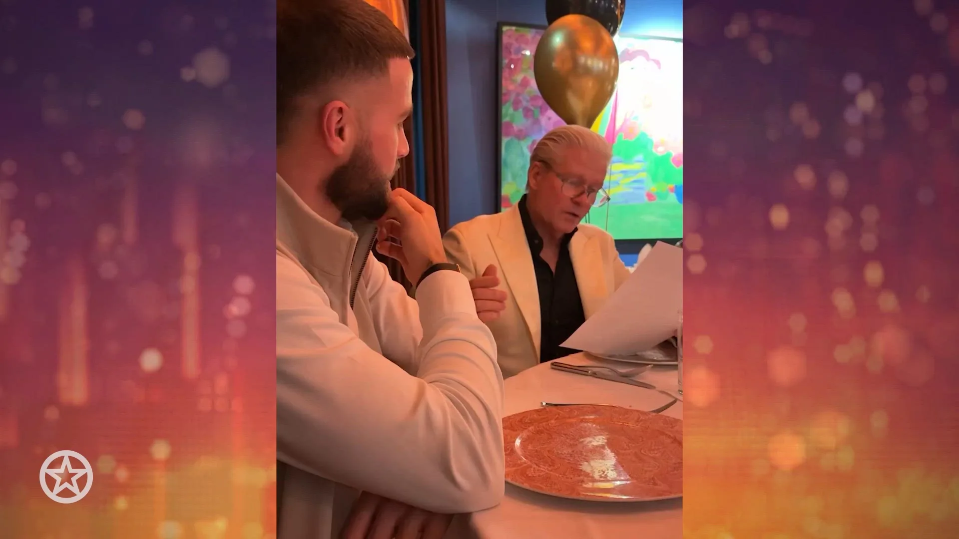 Dries Roelvink geeft een emotionele speech voor verjaardag Donny