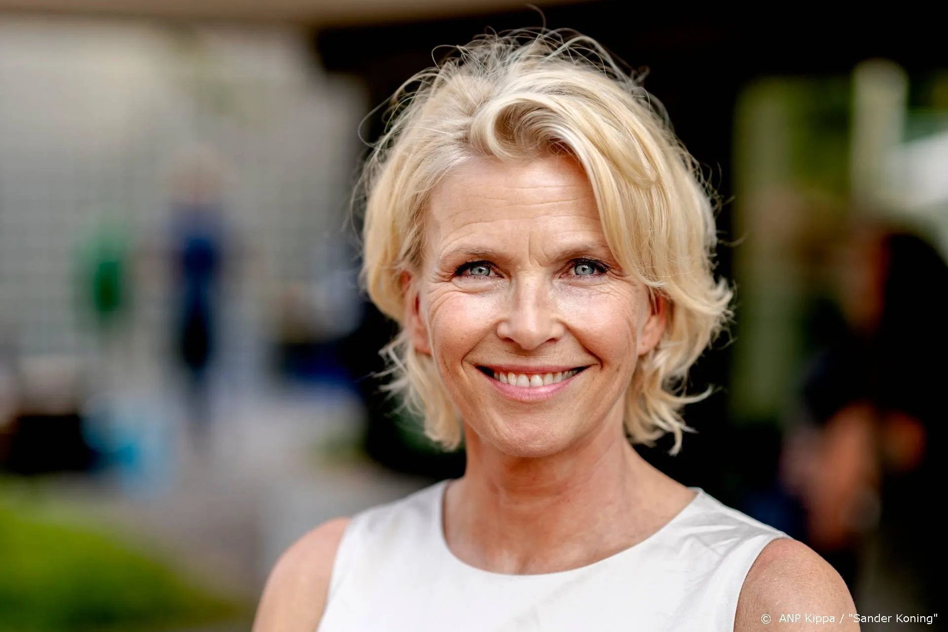 Anita Witzier: steek vanavond kaarsje op voor coronaslachtoffers