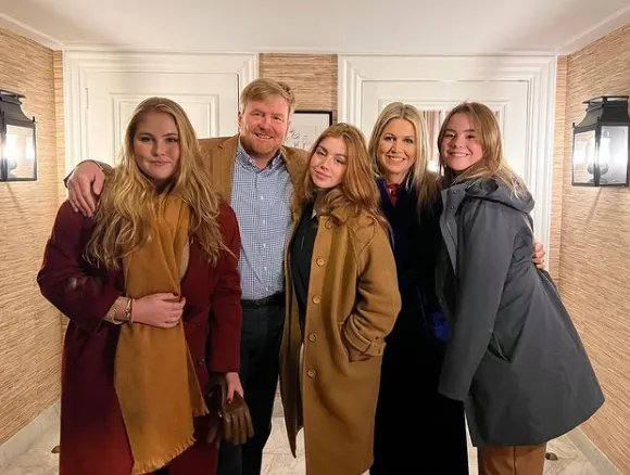 Koning Willem-Alexander en gezin even samen voor feestdagen