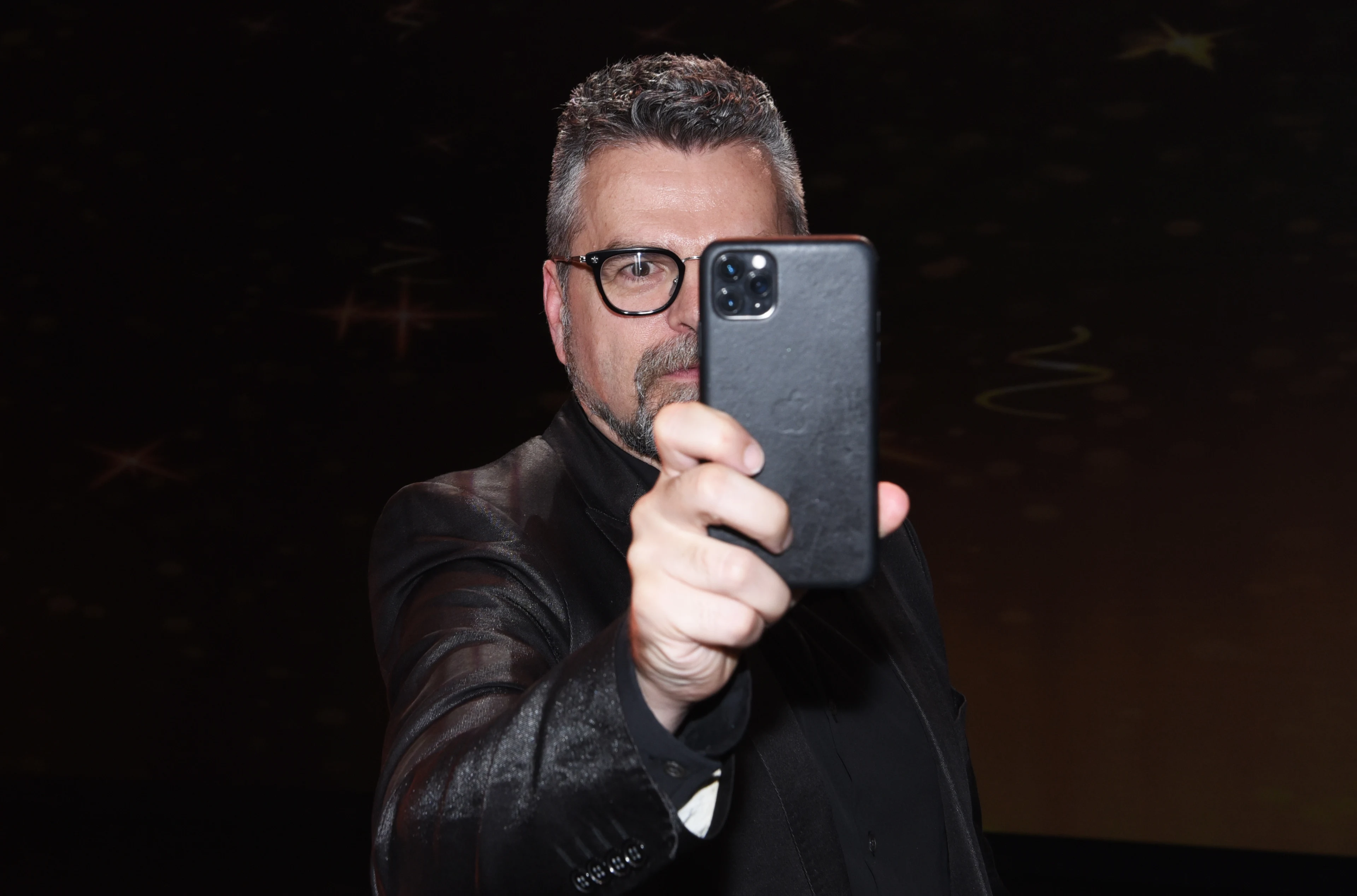 William Rutten kan geluk niet op in gigantisch archief vol sterrenfoto's